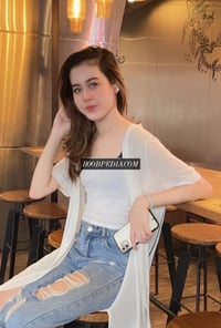 Amira F