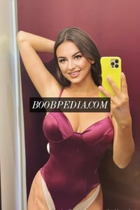 Rebecca – photo 12