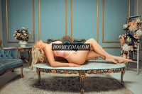 Jennifer Love – photo 3