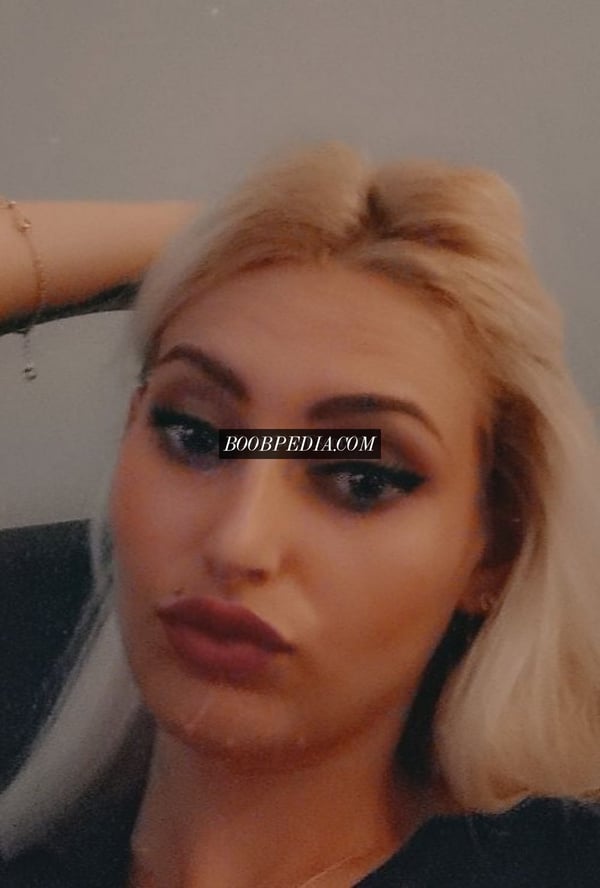Nicolle22