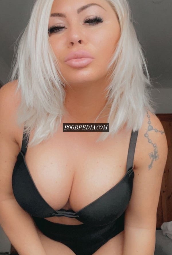 Alma Delux Pornstar