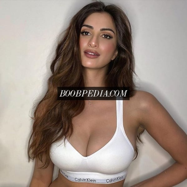 Samia Khan