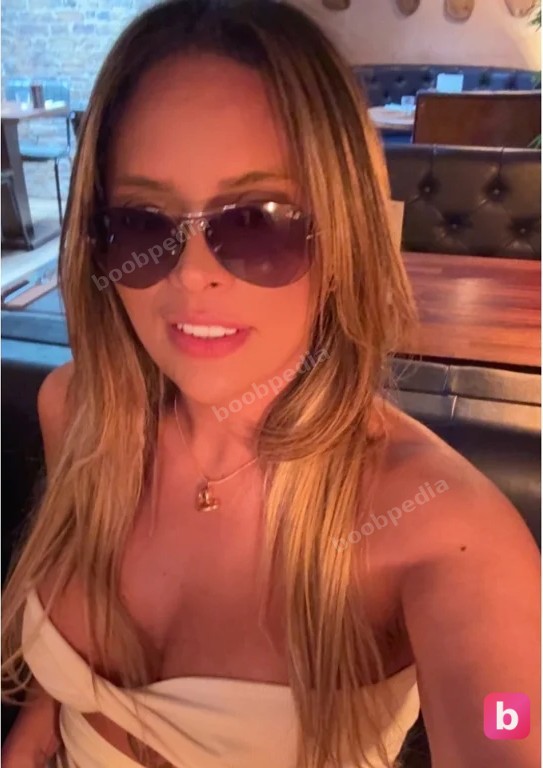 Mia