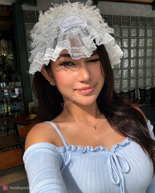 Mia