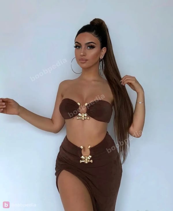 Karina لبنانيه
