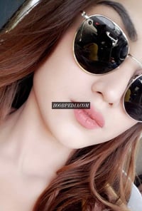 Charming Zoi – photo 1