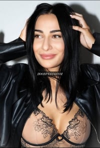 Elena – photo 1