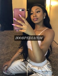 Busty Escort Sonia – photo 3