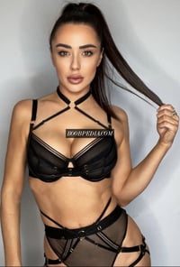 Helen – photo 1