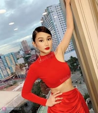 Lady in RED – photo 3