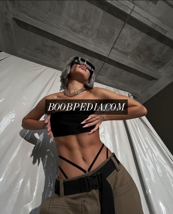 Ladyboy Mia