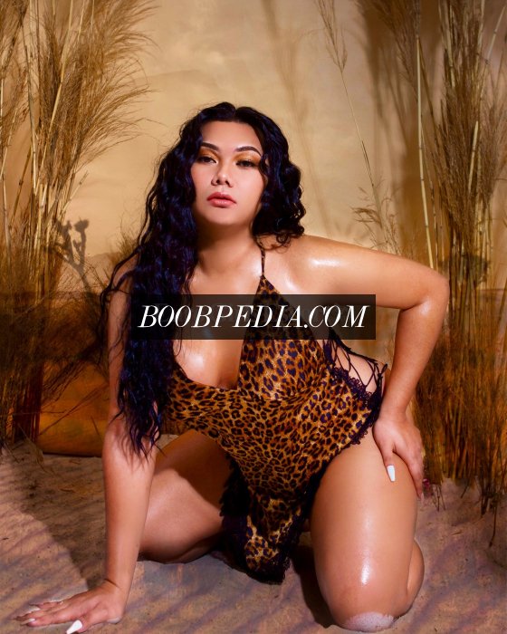 Curvy Valeria