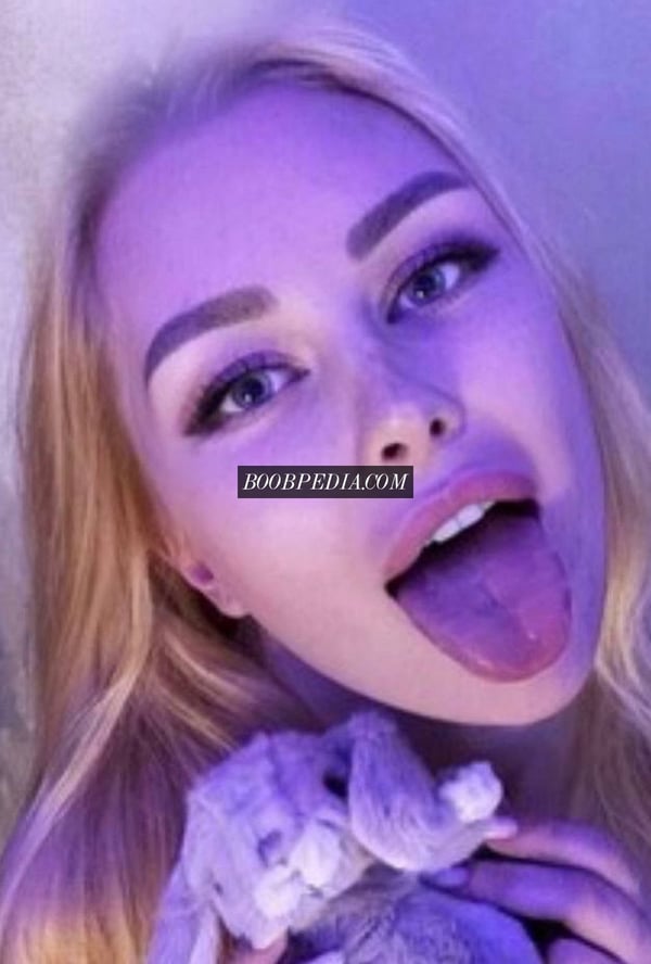 Sienna Lee