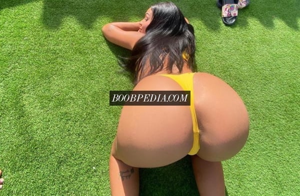 Mia