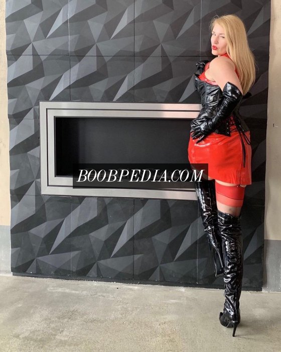 Mistress Helene Nuar