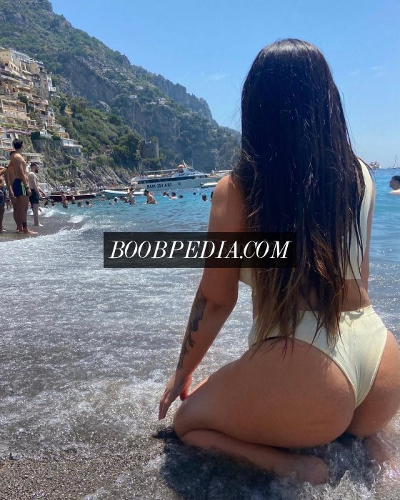 Curvy Claudia