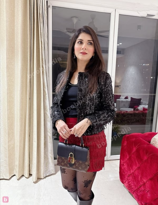 Model payel