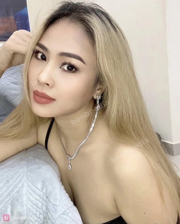Mia