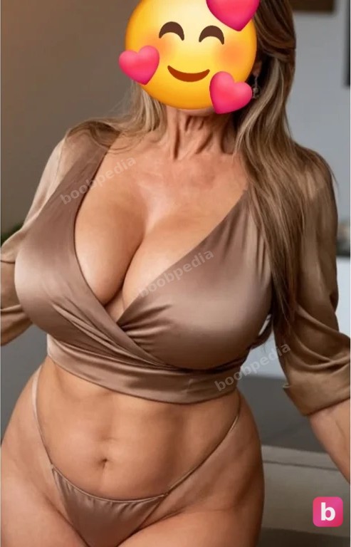 Curvy MILF