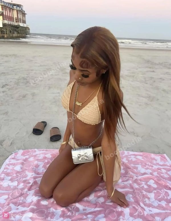 Mia
