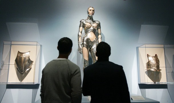 File:Robot Couture FIT.jpg