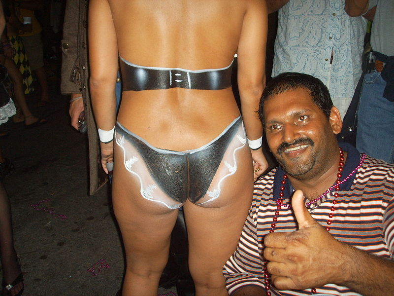 File:Brunette Lady bodypainting 2.jpg