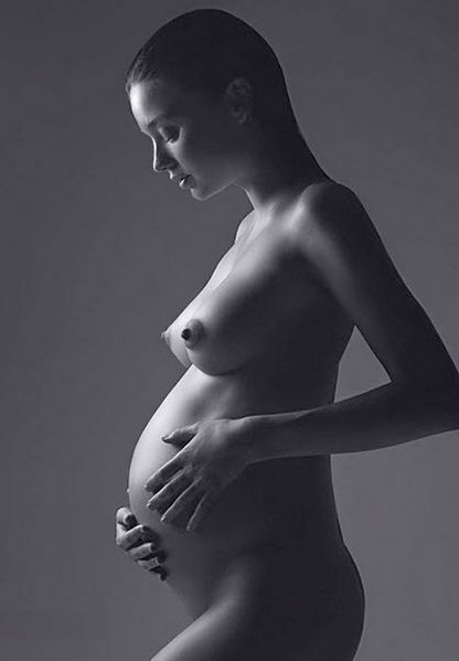 File:Miranda Kerr Pregnant 03.jpg