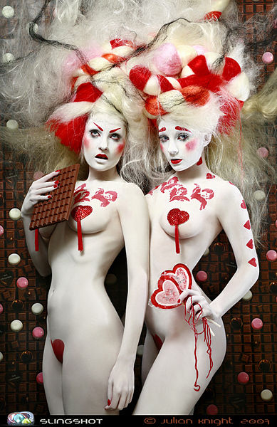 File:Amalthea Ulorin bodypainting.jpg