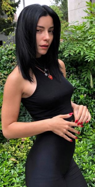 File:Merve-boluğur.jpg