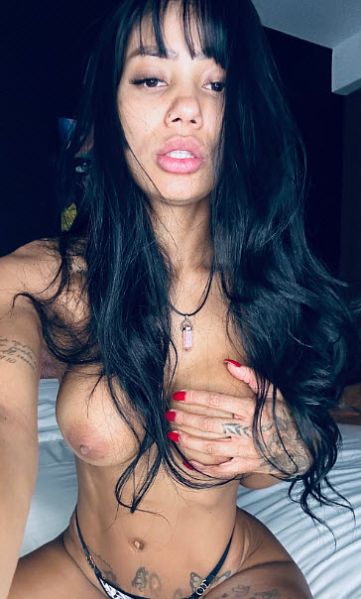 File:Angie McQueen 01.jpg
