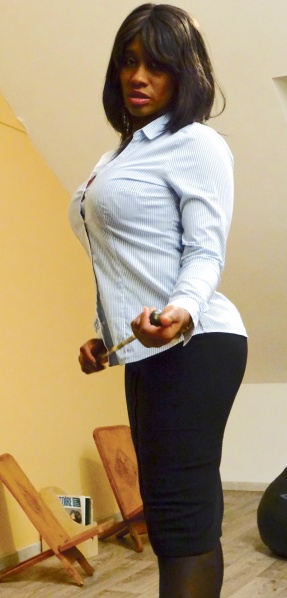 File:Betty Busty Ebony 01.jpg