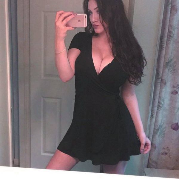 File:MH sunny dress cleavage.jpg