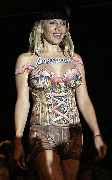 File:Davorka Tovilo bodypainting.jpg